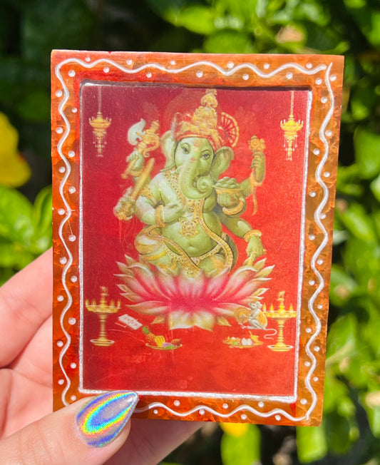 Divine Strength – Red Jasper Ganesha Jewelry Box