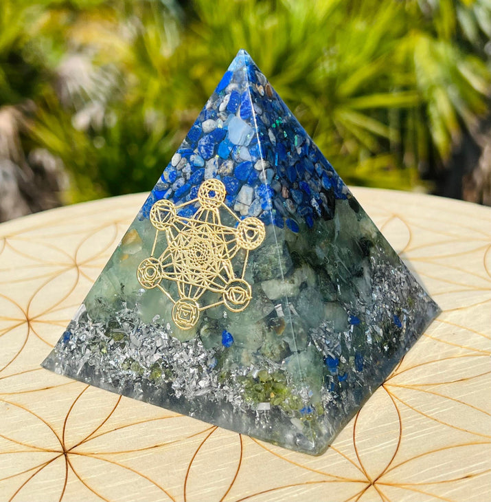 Lapis lazuli & Phrenite Orgonite Pyramid (large)
