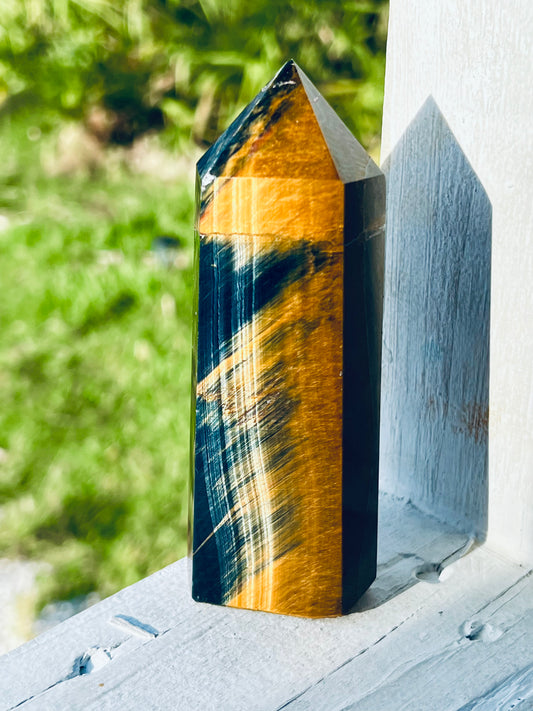 Large Blue Tiger Eye Tower